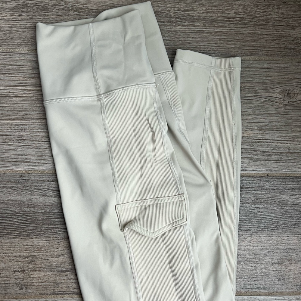 Aerie cream colored ankle leggings